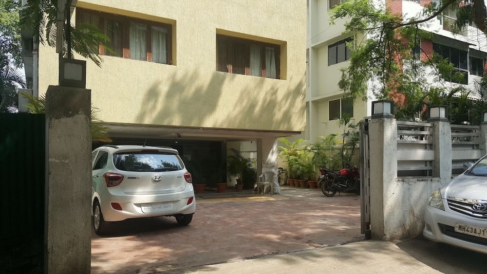 Executive Residency Hotel0