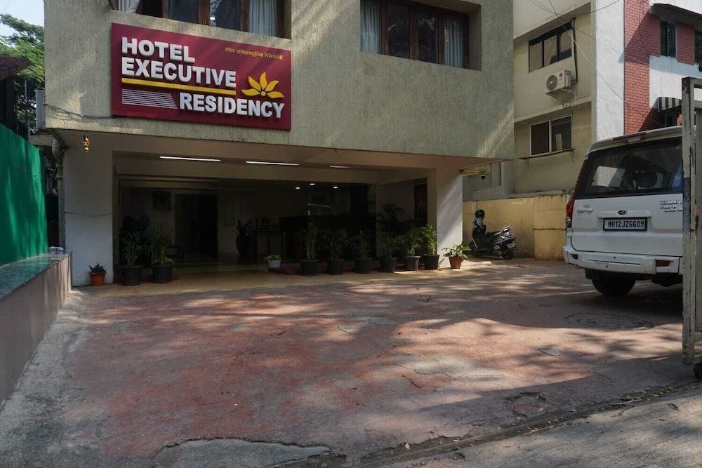Executive Residency Hotel3