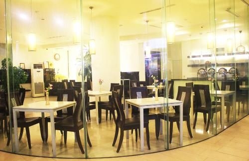 โรงแรมริเวอร์ (River Hotel)3