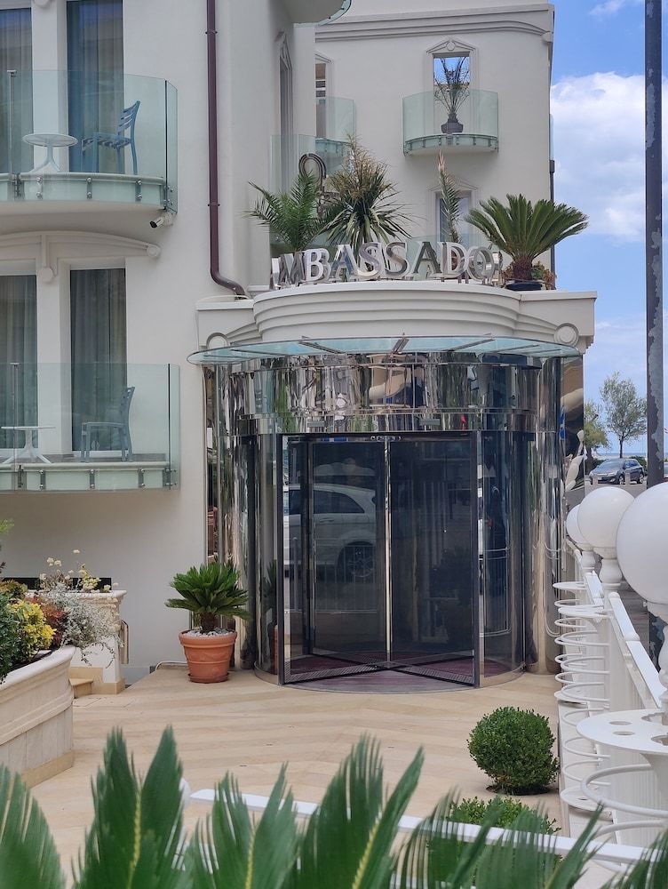 Hotel Ambassador4