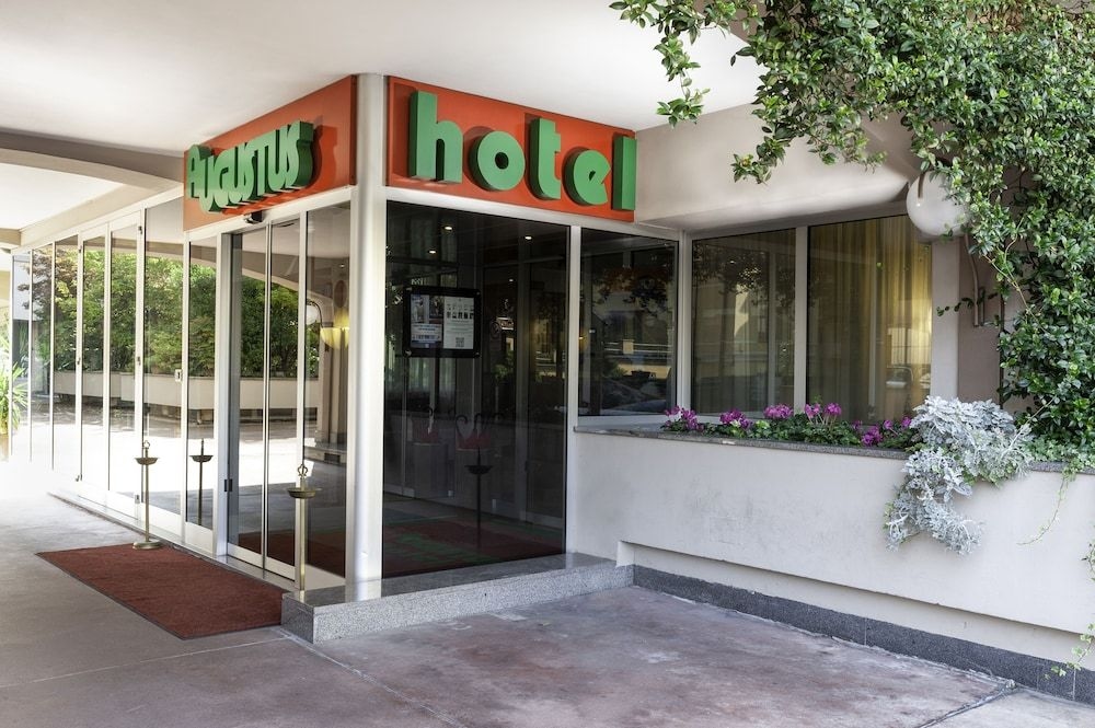 Augustus Hotel2