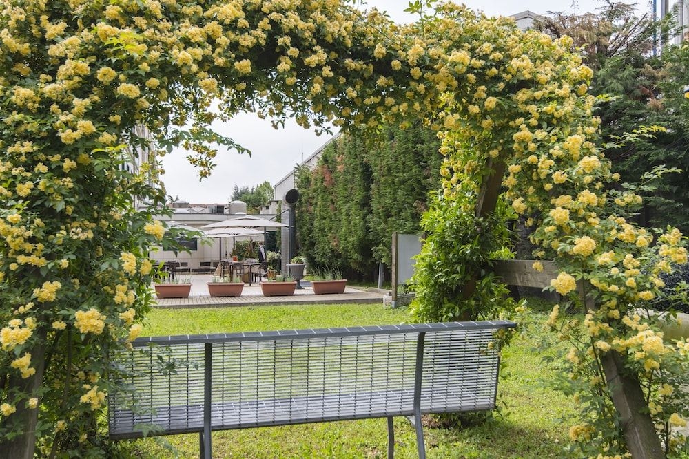 Hotel Parisi0