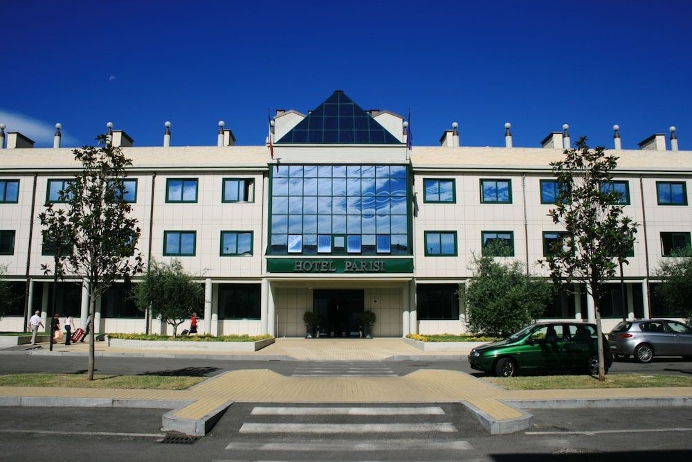 Hotel Parisi1