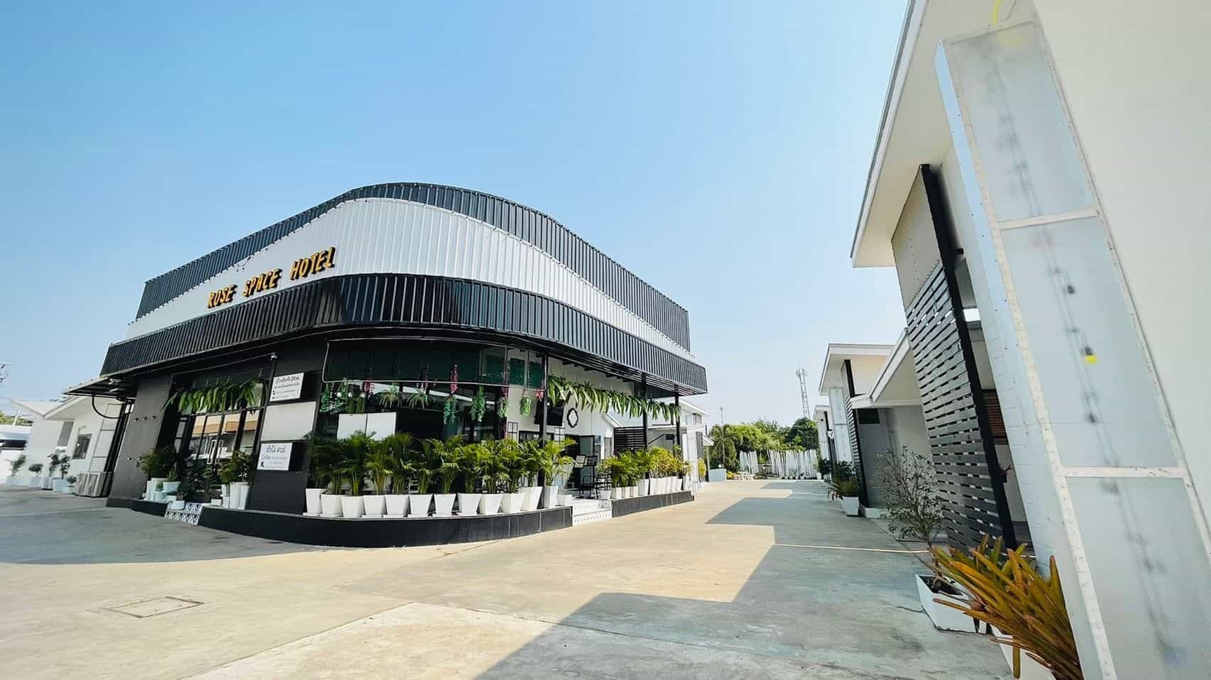 โรงแรมโรสสเปซ ชัยภูมิ (Rose Space Hotel Chaiyaphum)0