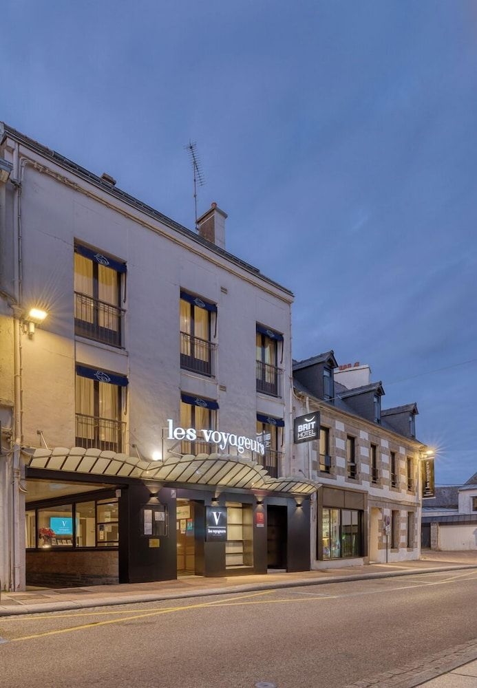 Brit Hotel Les Voyageurs0