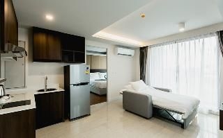 โรงแรมอริสโต สุรินทร์ บีช (The Aristo Surin Beach)1