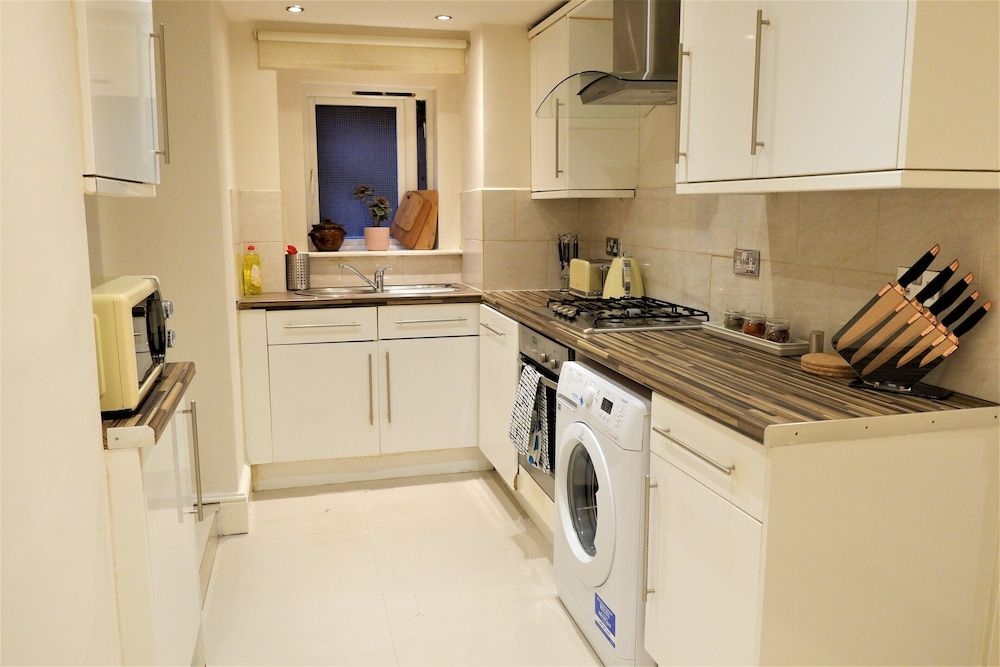 Oxford Apartments4