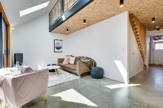 White Room Apartments4