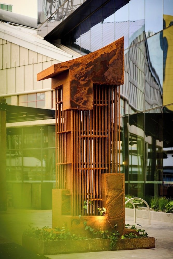 1 โรงแรมเมลเบิร์น (1 Hotel Melbourne)3