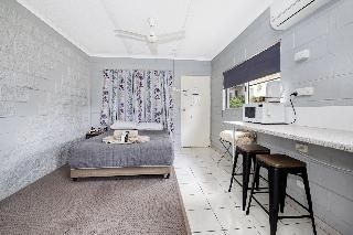 ฮิลล์วิว โมเทล (Hillview Motel)3