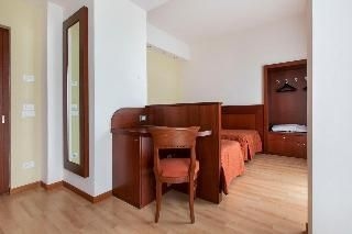 โรงแรมคอนราดี (Hotel Conradi)3