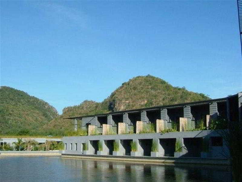 โรงแรมอวตาร มิราเคิลส์ (Avartarn Miracles Hotel)3