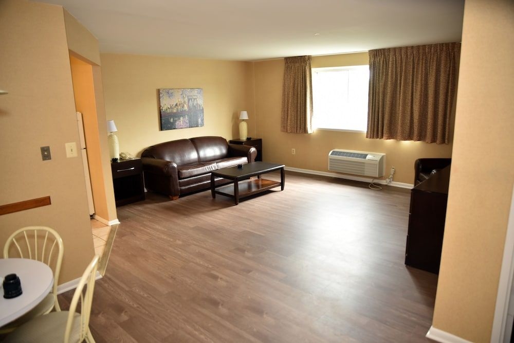 Swan Motel1
