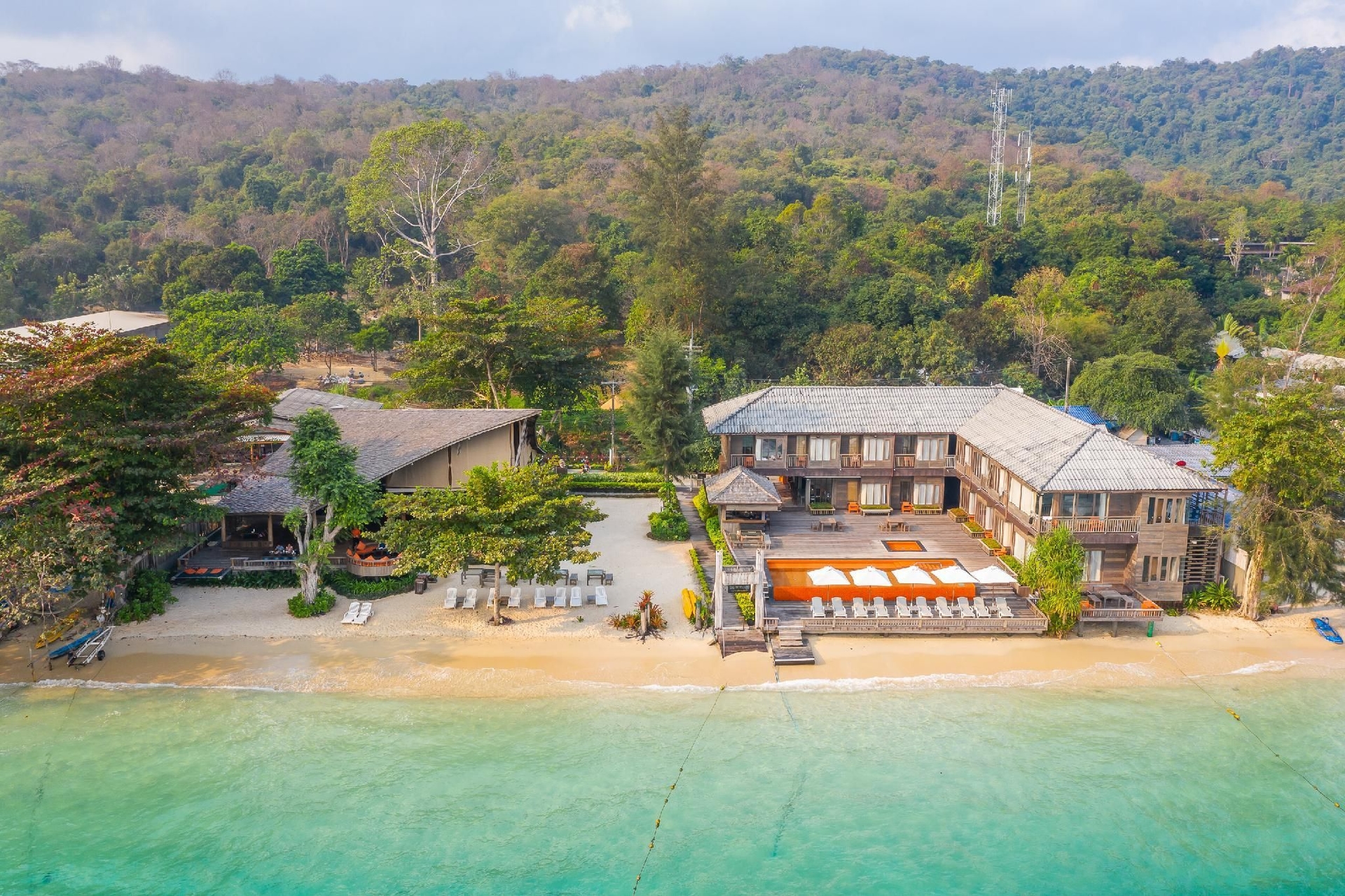 บ้านพลอยซี (Baan Ploy Sea)1