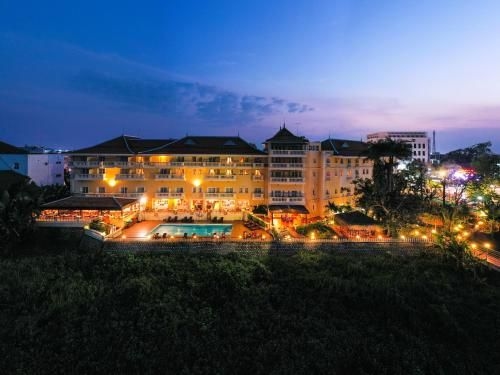 โรงแรมวิคทอเรียเจาด๊ก (Victoria Chau Doc Hotel)0