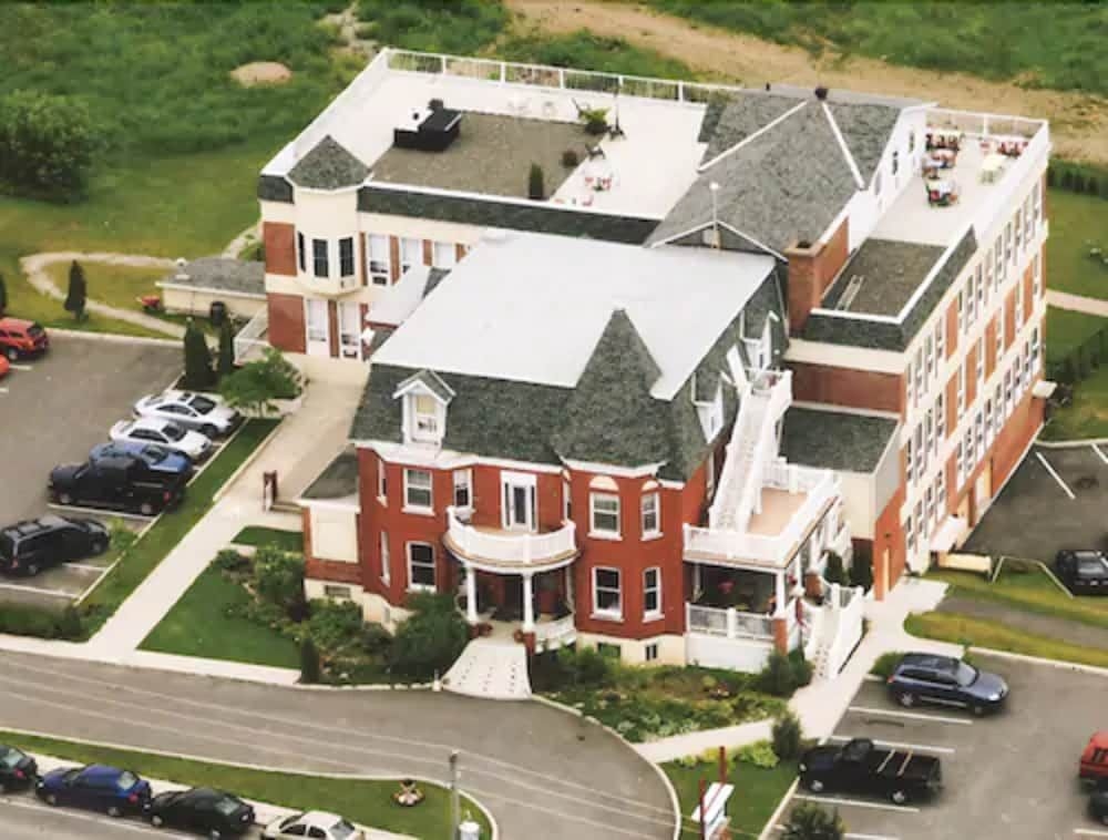 Auberge Montebello1