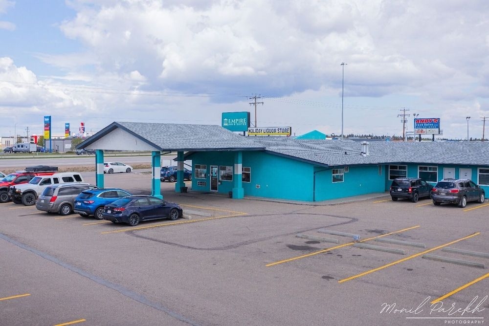 Econo Lodge Inn And Suites4