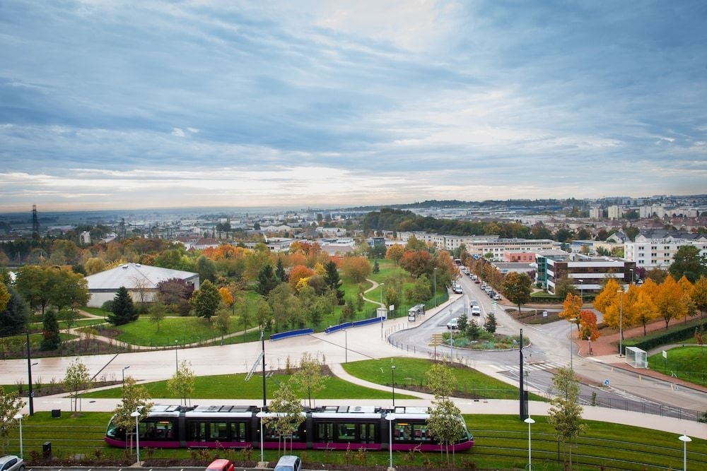 Holiday Inn Dijon2