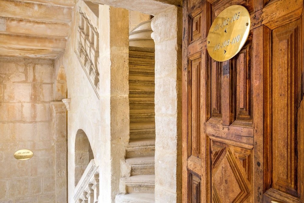 Marquis De La Baume4