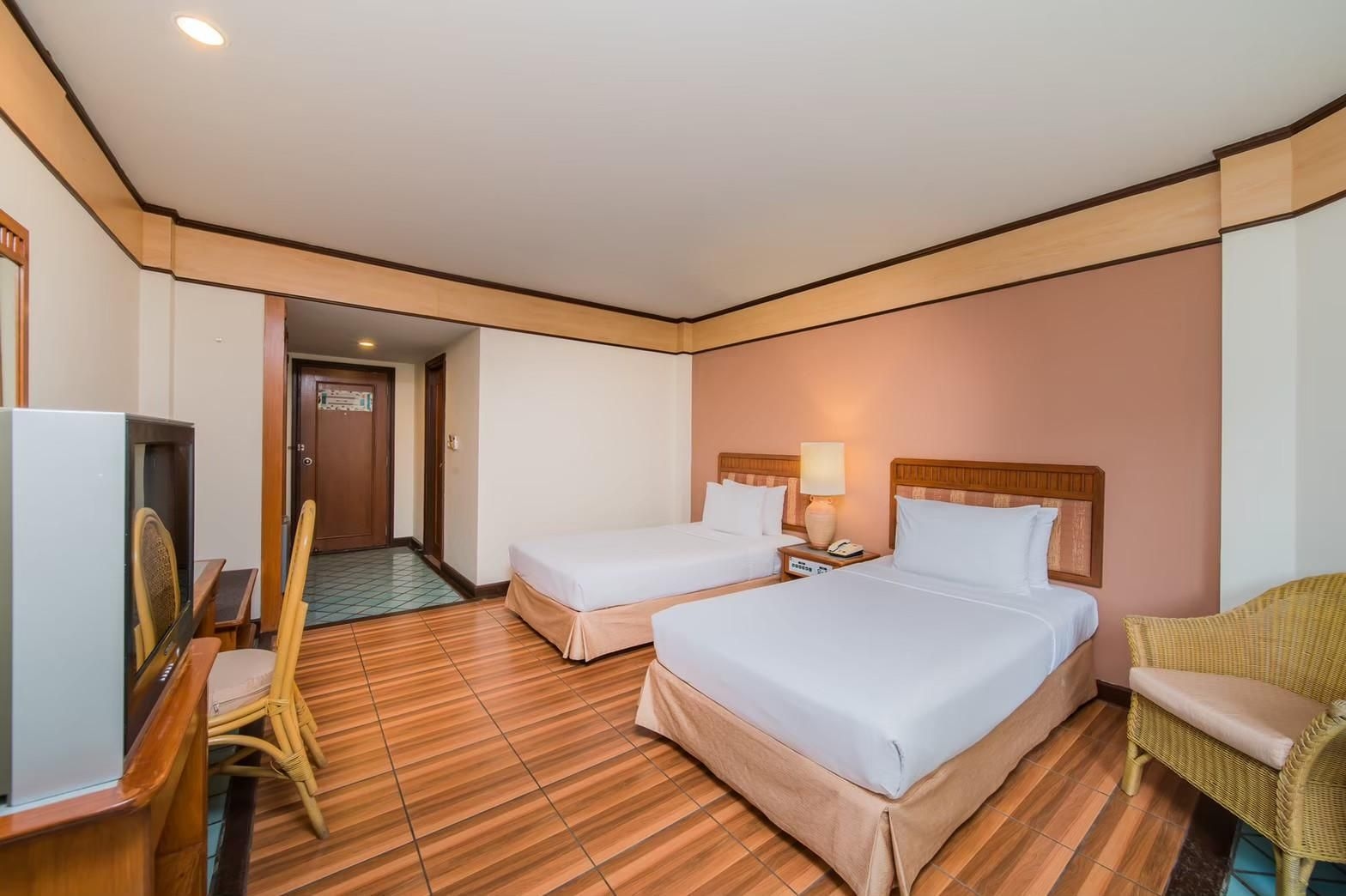 โบทานี บีช รีสอร์ท พัทยา (Botany Beach Resort Pattaya)1