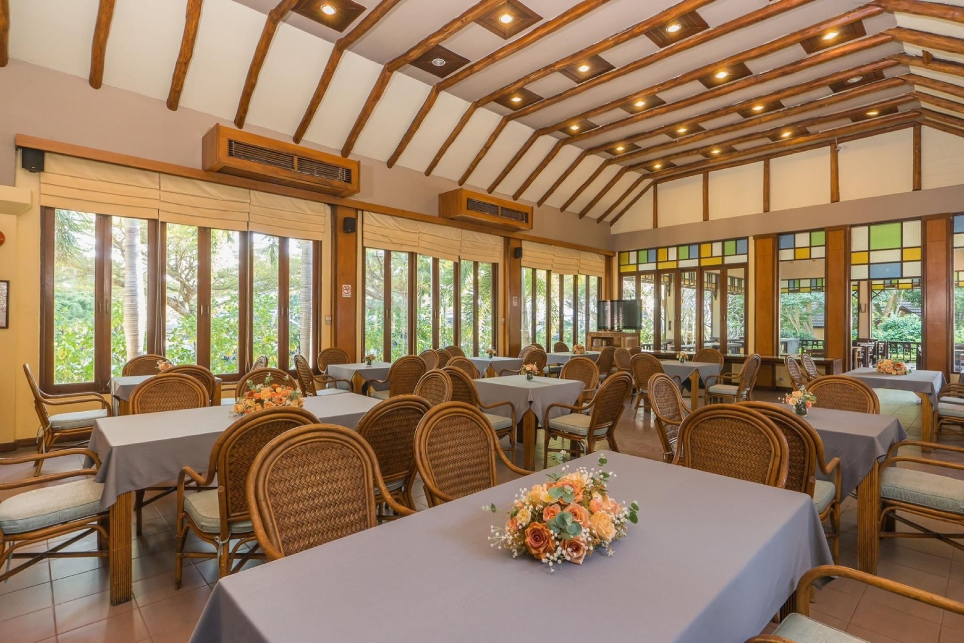 โบทานี บีช รีสอร์ท พัทยา (Botany Beach Resort Pattaya)2