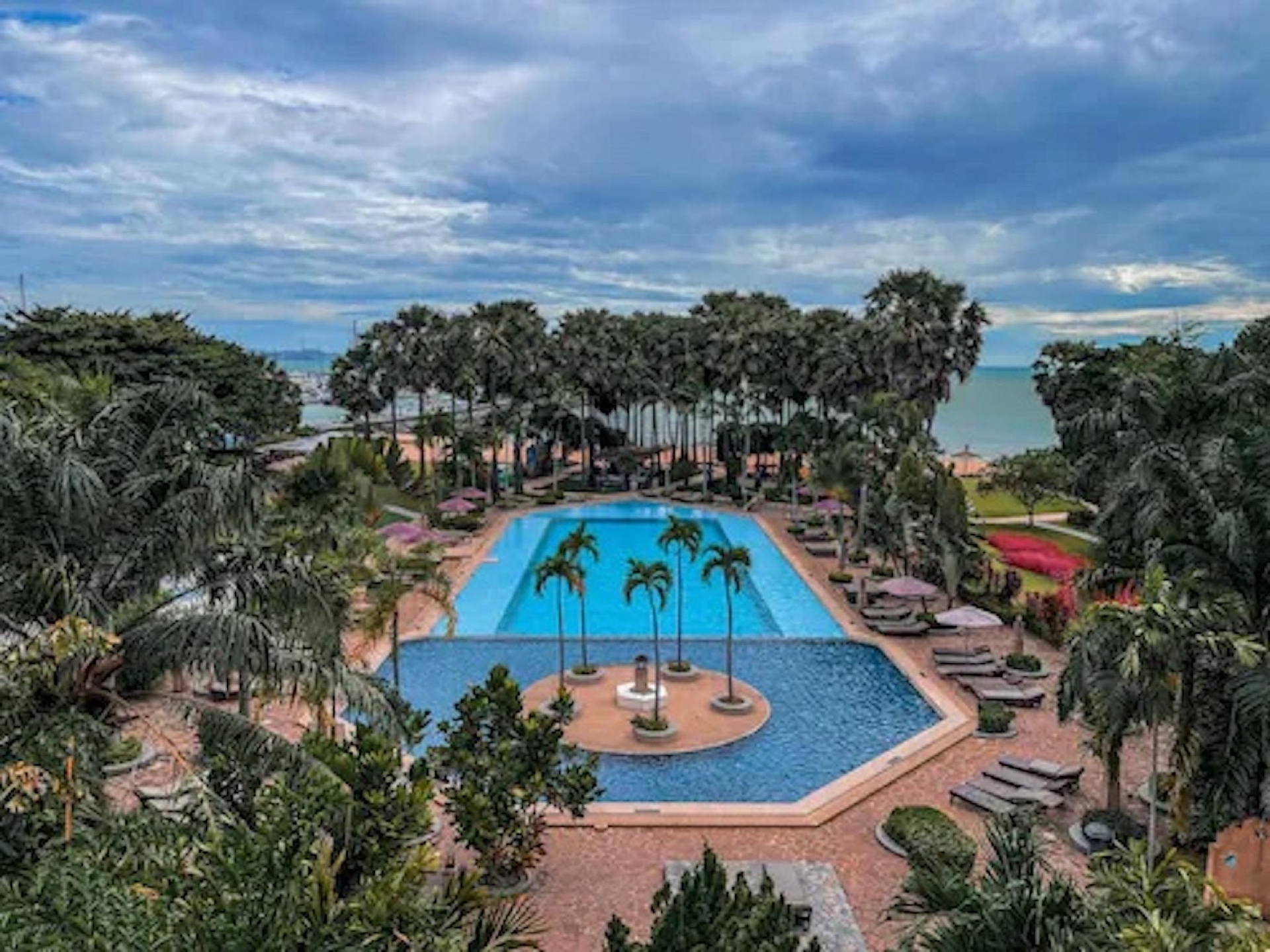 โบทานี บีช รีสอร์ท พัทยา (Botany Beach Resort Pattaya)3