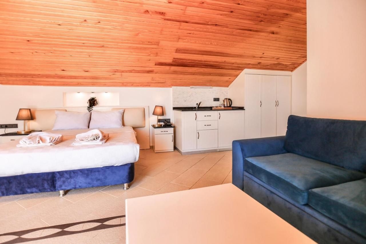 Nicholas Heights Deluxe Suite3