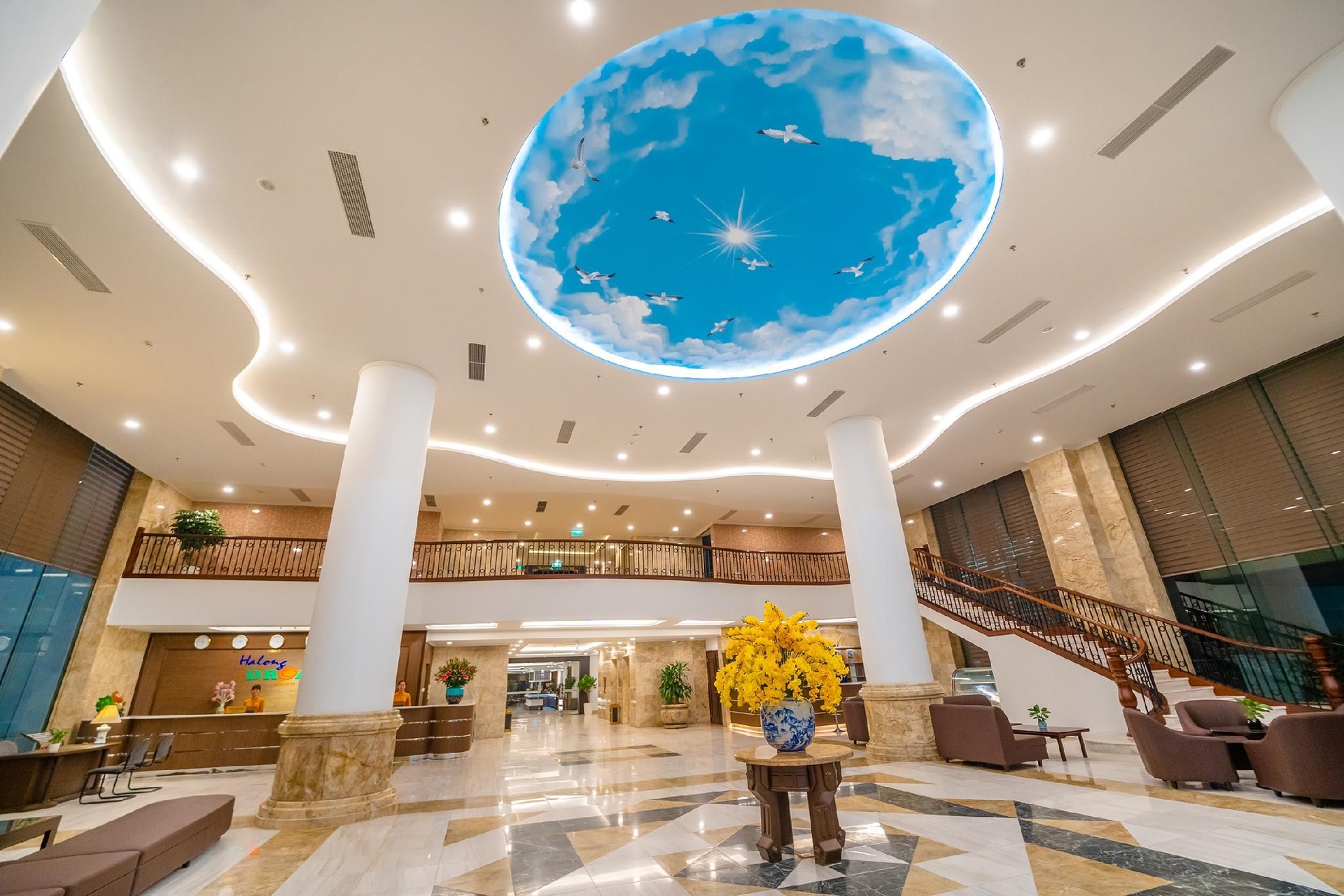 โรงแรมฮาลอง ดรีม (Ha Long Dream Hotel)0