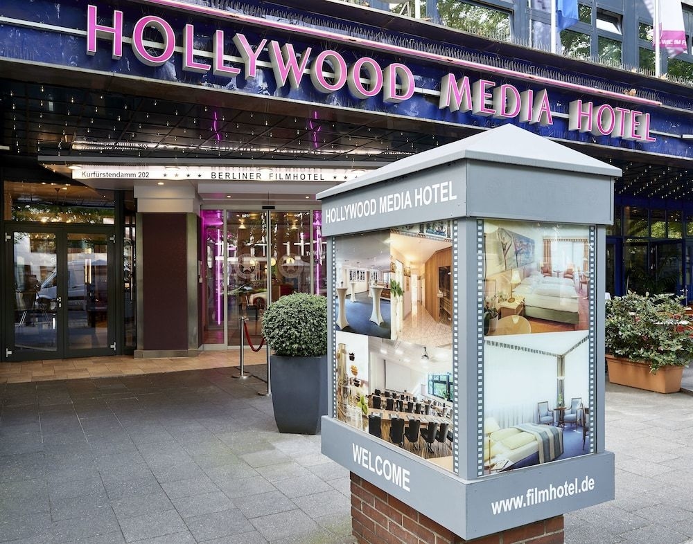 Hollywood Media Hotel2