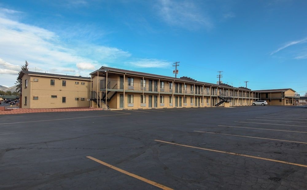 Budget Inn2