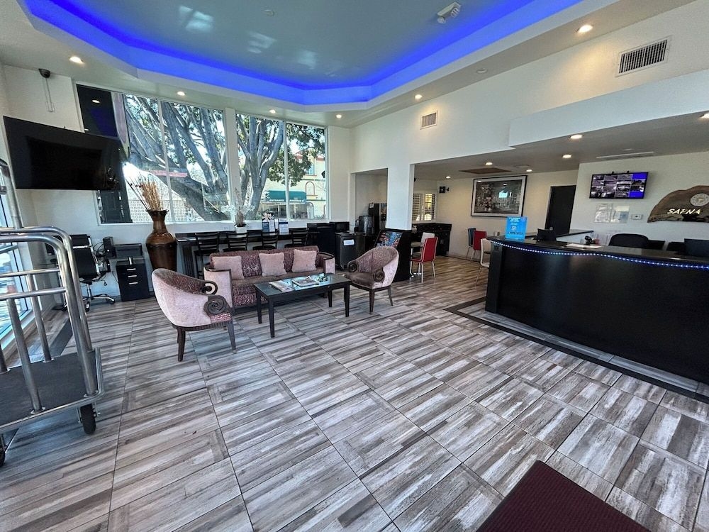 SUPER 8 PASADENA/LA AREA2
