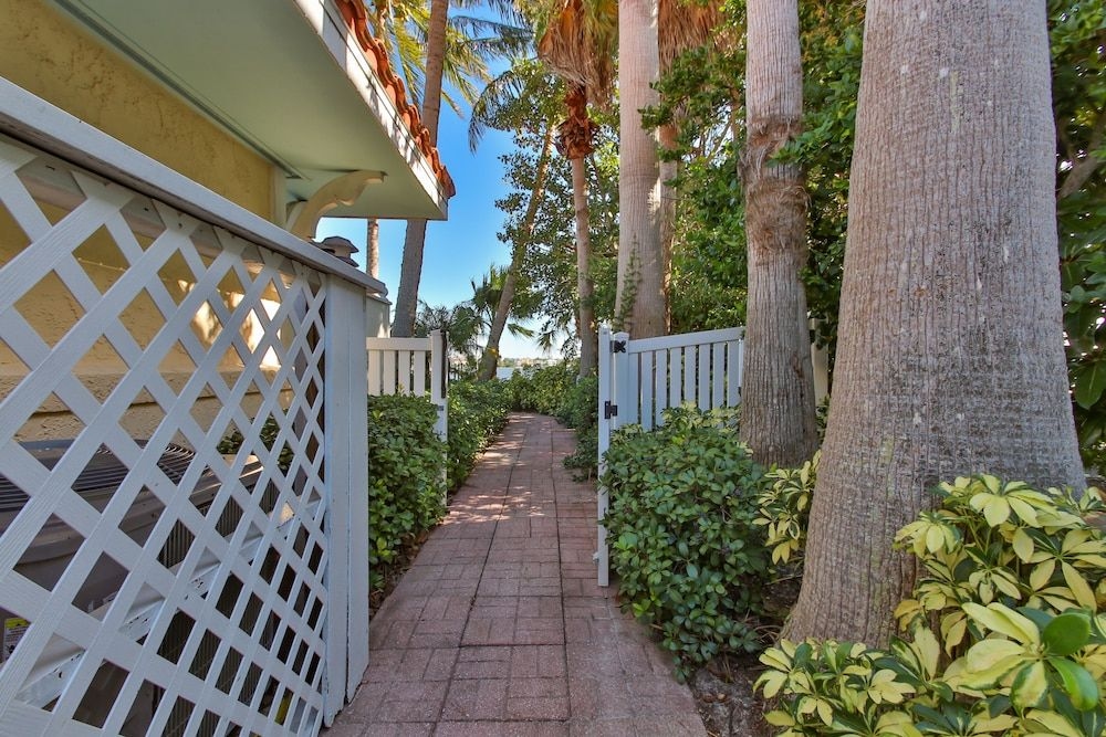 Tortuga Inn3
