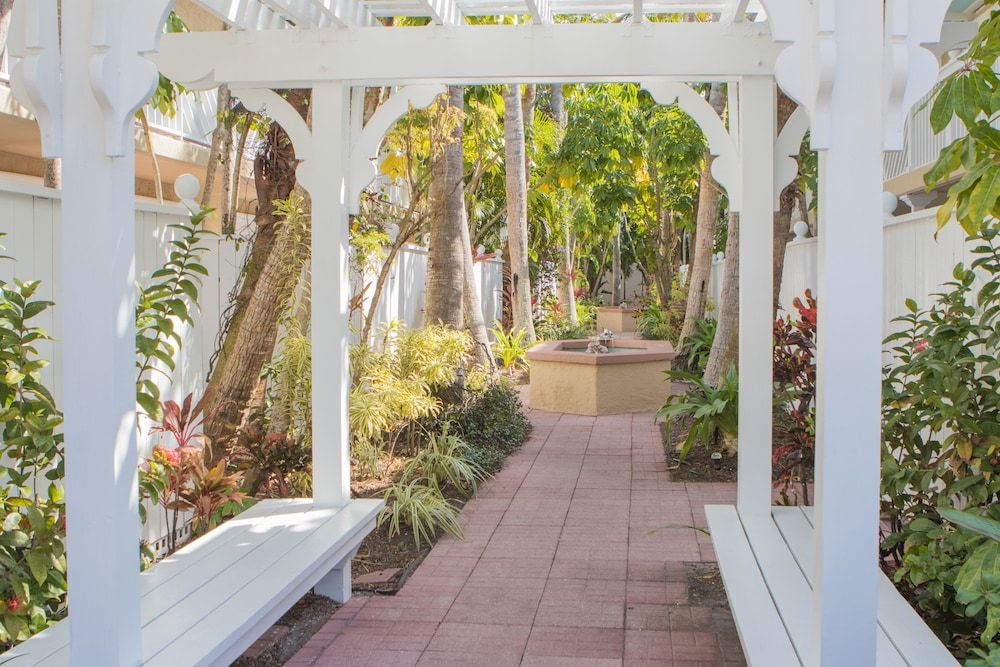 Tortuga Inn1