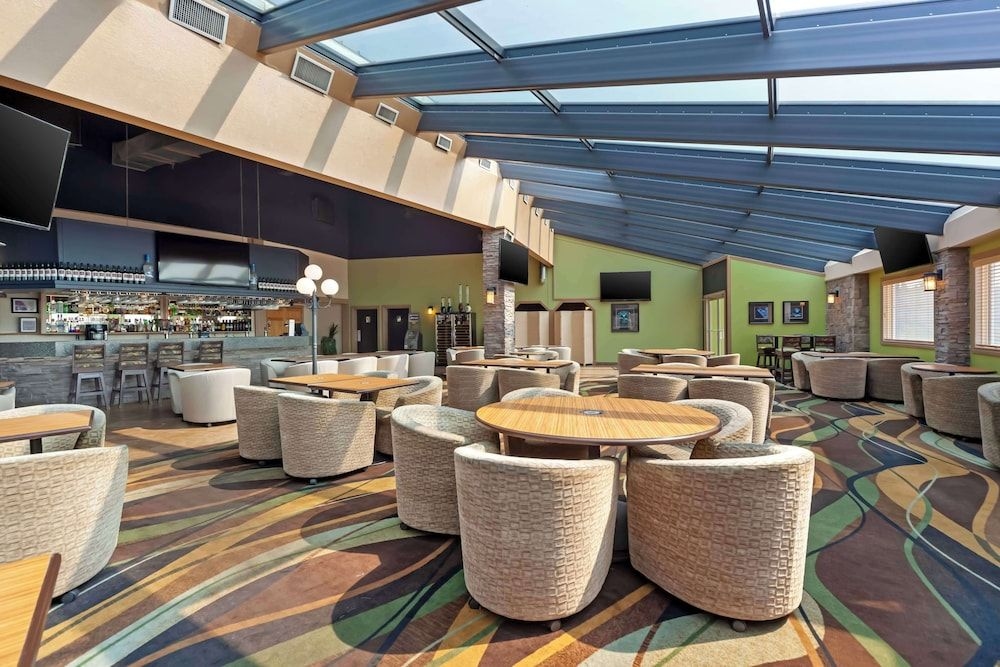 Best Western Plus Mirage Hotel & Resort0