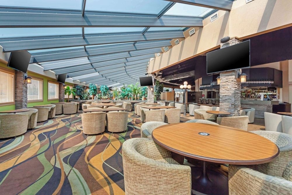 Best Western Plus Mirage Hotel & Resort3