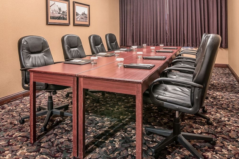 CLARION HOTEL ONEONTA1