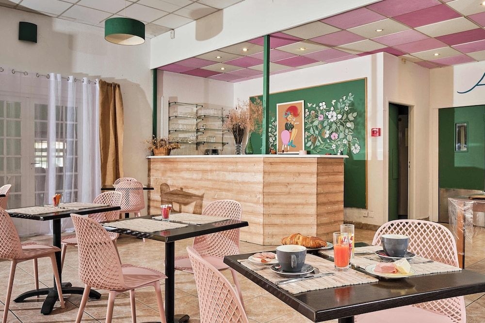 Royal Hotel3
