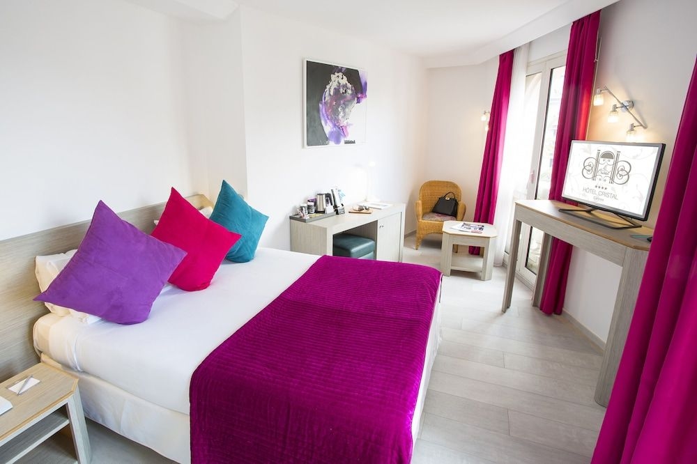 Cristal Hotel0