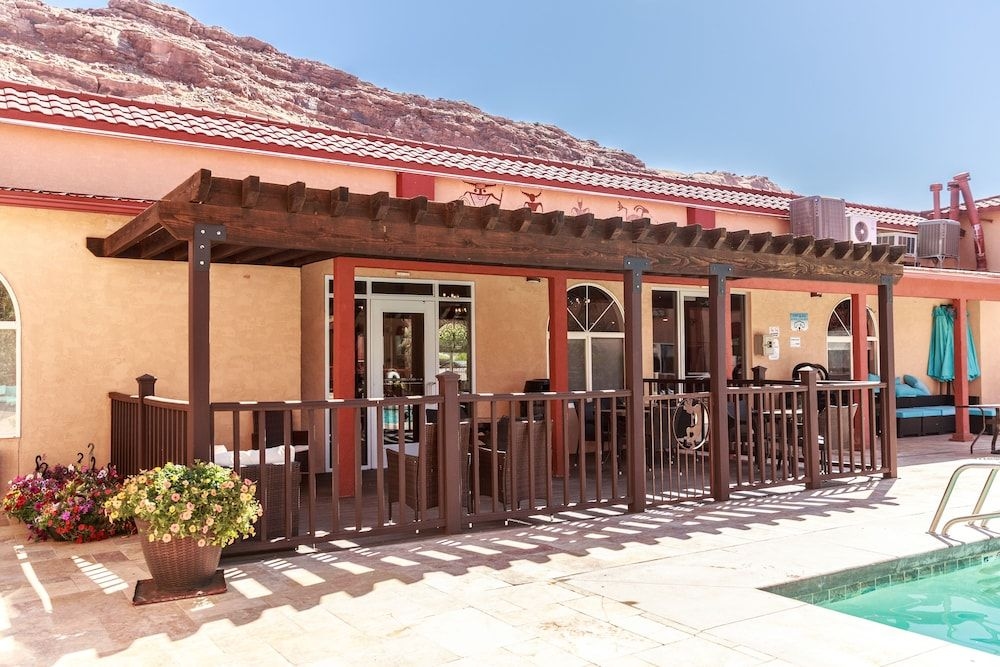 Aarchway Inn2