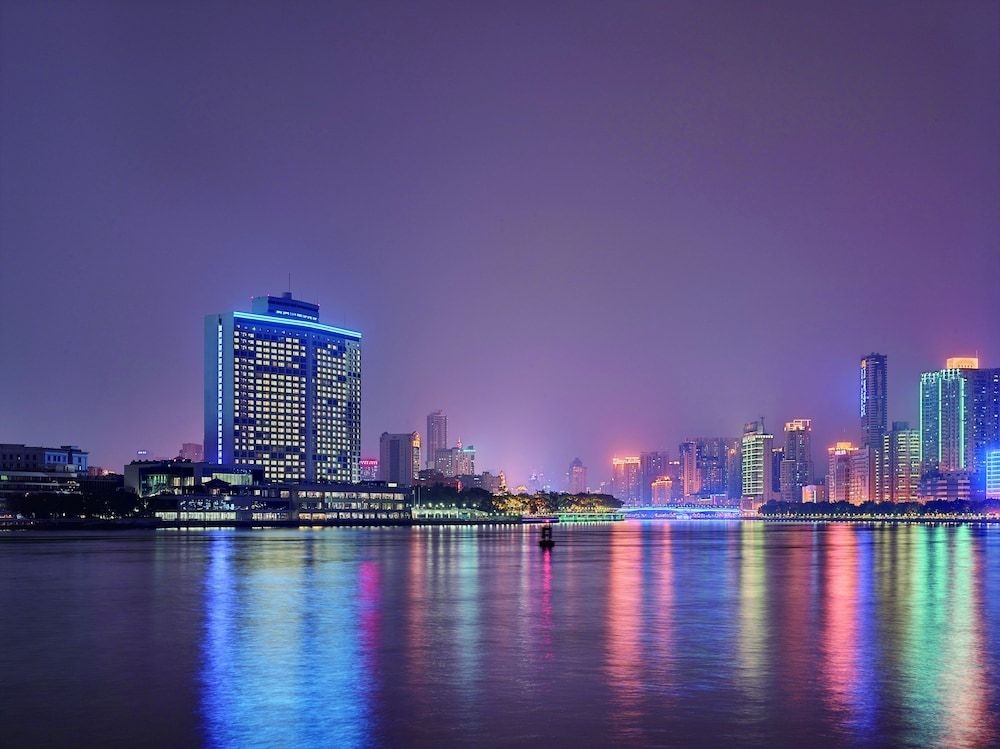 โรงแรมไวท์สวอน (White Swan Hotel)2