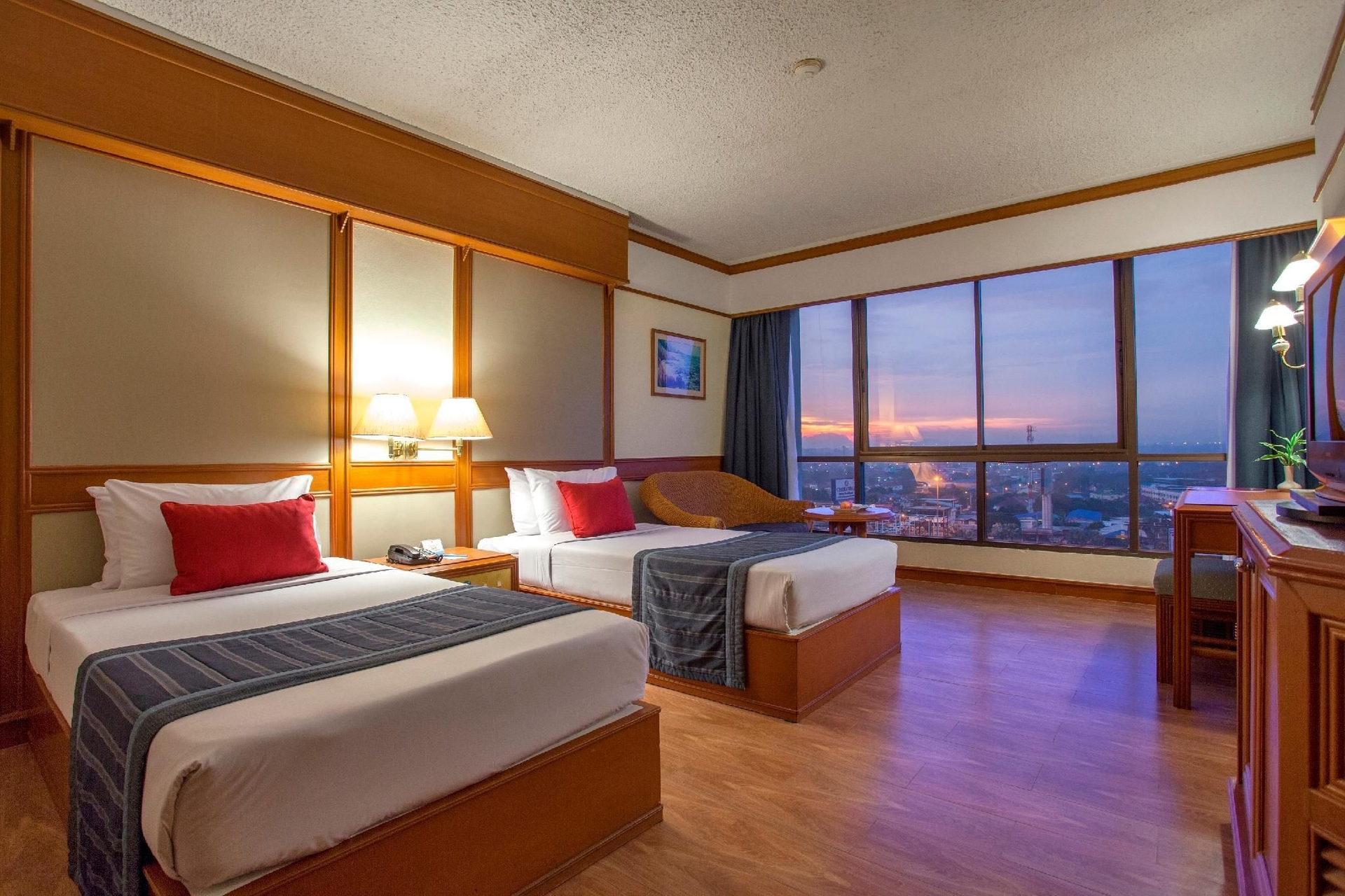 ชลจันทร์ พัทยา บีช รีสอร์ต (Cholchan Pattaya Beach Resort)4