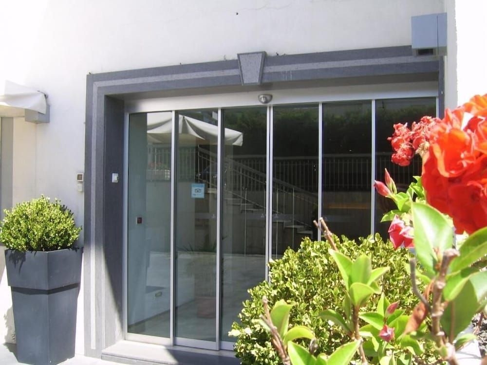 SUITES & RESIDENCE1