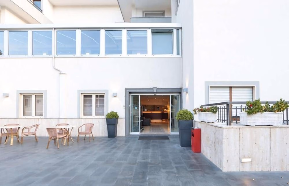 SUITES & RESIDENCE2