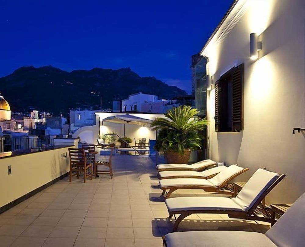 VILLA CAROLINA4