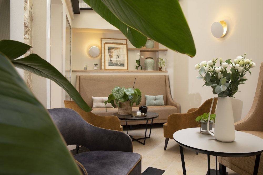 HOTEL DES CHAMPS ELYSEES2