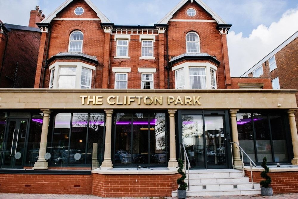 Clifton Park Hotel0