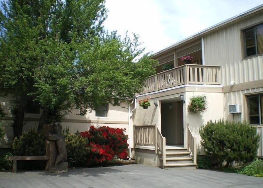 Campbell River Lodge3