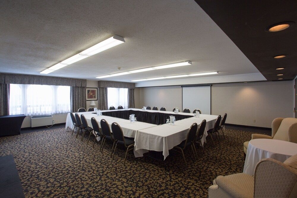 Fredericton Inn2