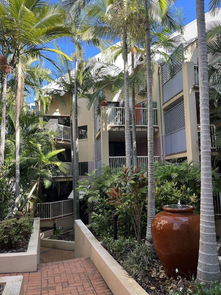 Spring Hill Gardens Apartments1