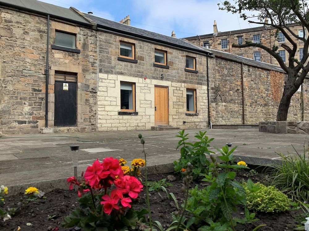 Cairn Hotel4